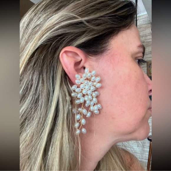 Anthropologie Pearl Wired Cascading Earrings - Picture 5 of 15